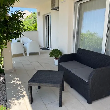 Apartment Luxury Nikolina Sea&city View