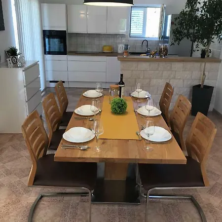 Apartment Luxury Nikolina Sea&city View