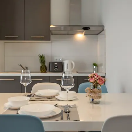 Apartment Luxury Nikolina Sea&city View