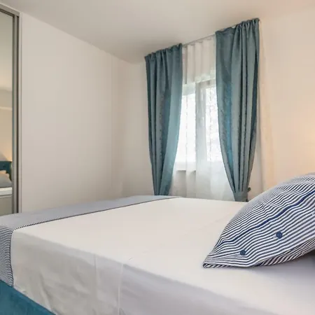 Apartment Luxury Nikolina Sea&city View *